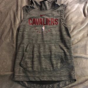 Cleveland Cavs sleeveless hooded warmup shirt